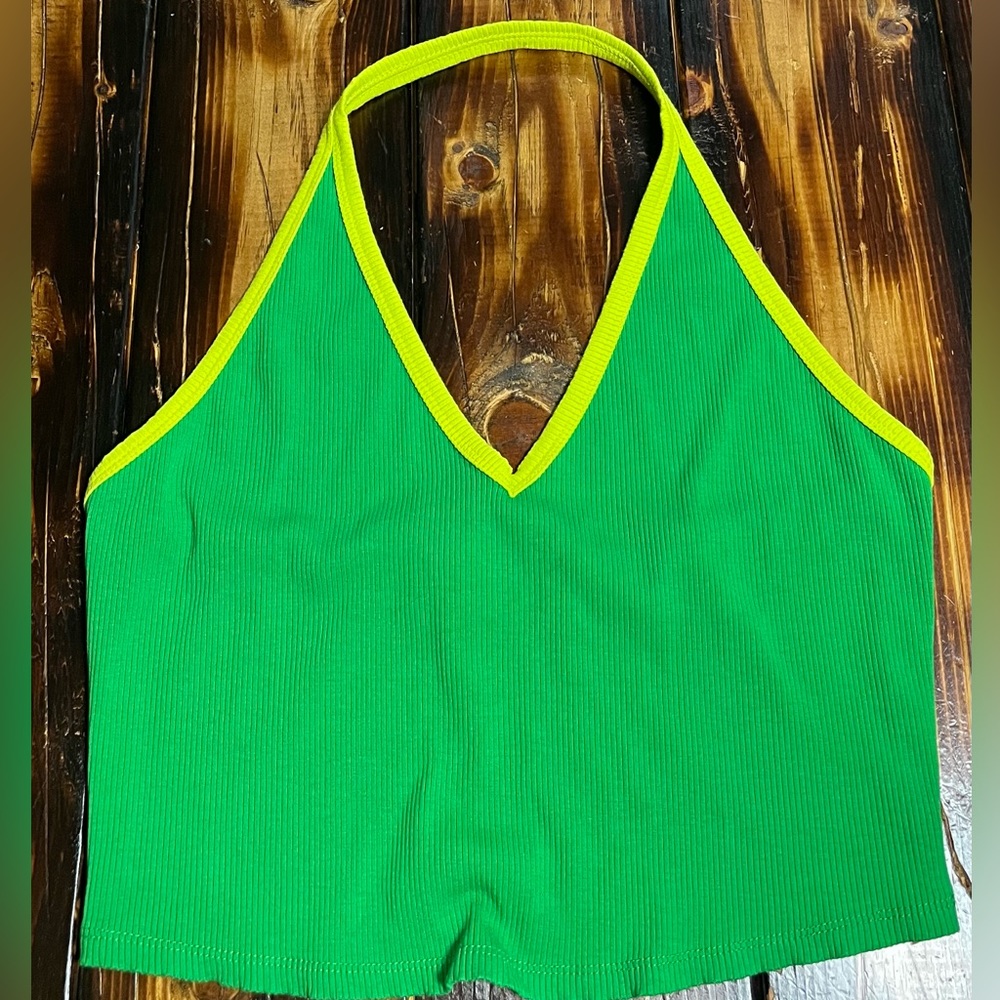 Pretty green ribbed halter top with yellow lining.